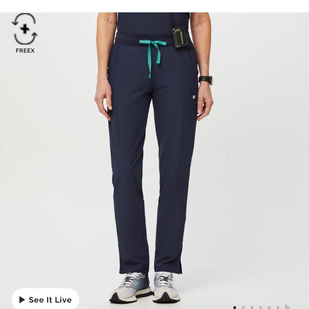 Figs yola freeX lined scrub pants size medium
